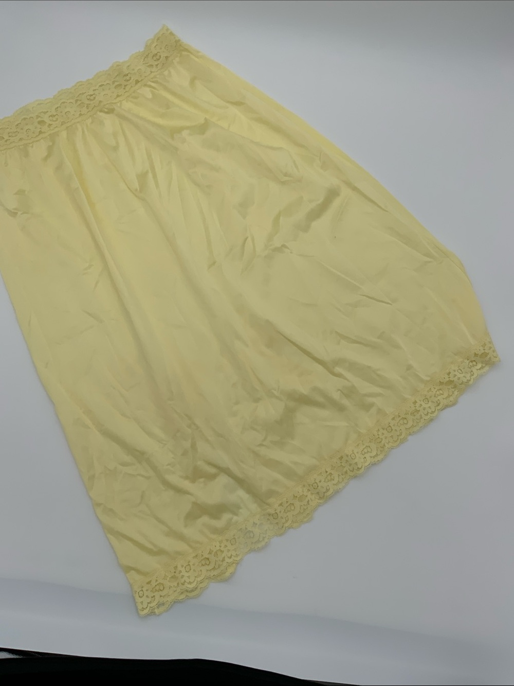 Vintage‎ Yellow & Lace Vassarette Half Slip - Picture 2 of 6
